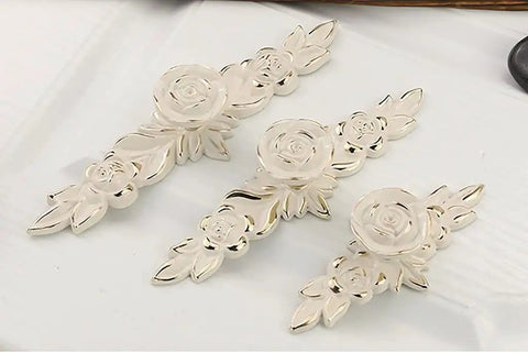 European Style Rose Cabinet Knob Set With Backplates 102mm Vintage Zinc Alloy Flower Drawer Pulls in ivory white and gold