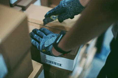Box Cutter Gloves With Cut Resistant Grip For Construction, Woodworking And Home Improvement, machine washable, handling boxes