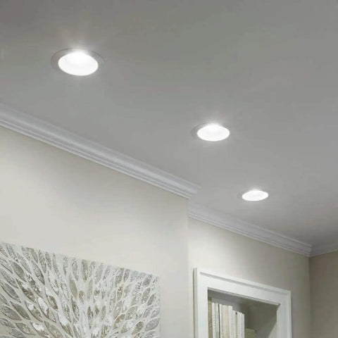 Ceiling with installed Daylight LED BR30 Dimmable Flood Bulb 65W Replacement, 9W Draw, 685 Lumens, 5000K Cool Daylight