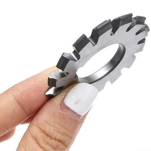 8 Pc Gear Cutter Set In High Speed Steel For Milling Machines, 20 Degree Pressure Angle, close-up of a disk-shaped cutter with 18 teeth