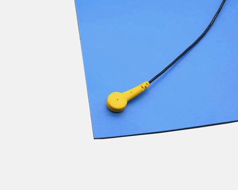 Yellow grounding cord on blue 16x24 inch high temperature ESD mat kit for electronics