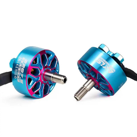 Beefy Bando 2207 2207.5 1960KV FPV Brushless Motor For 6S LiPo 5mm Output Shaft blue and pink design, close-up view.