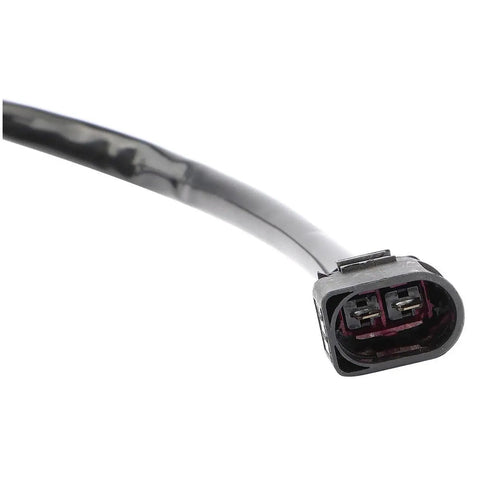 Connector cable detail of Bulletproof Heavy Duty Electric Air Suspension Compressor Compatible With Tesla Model S And X.