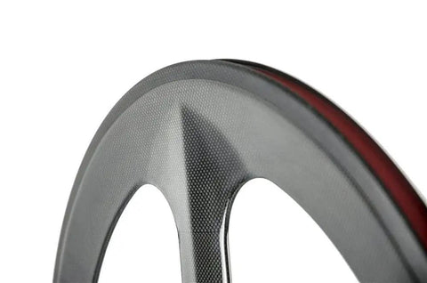 Close-up of Tri-Spoke Carbon Front Wheel for Fixed Gear Bikes, 700C, 23mm Width, Lightweight 940g, Clincher Rim with 3K Glossy Finish