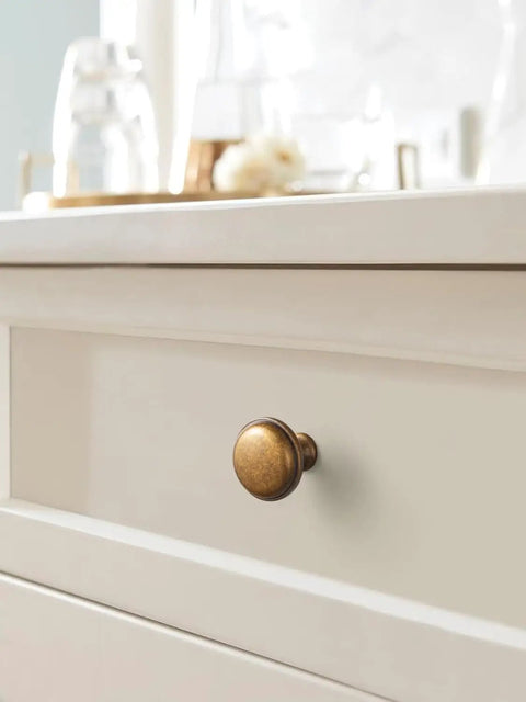 Close-up of Antique Brass Cabinet Knobs 6 Pack Set, Zinc Alloy Drawer Pulls For Kitchen Cabinets, Vintage Brass Hardware