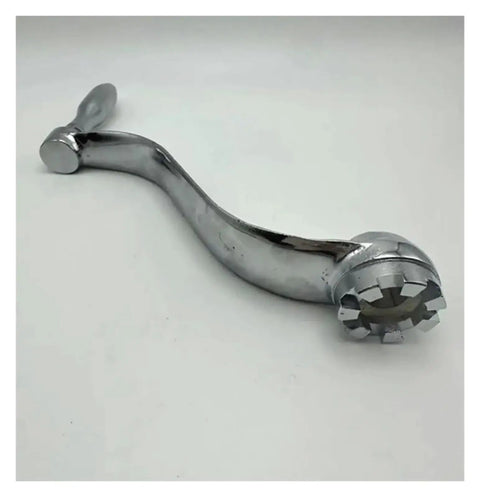 Heavy Duty 7 Tooth 16mm Elevating Crank Handle For Vertical Milling Machine, chrome finish, ergonomic design for manual adjustments.