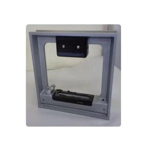 Precision Frame Spirit Level AA152, AA202, AA252, AA302(AA152) with a magnetic mounting design and alloy frame.