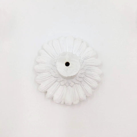 Front view of Daisy Design Vintage Resin Drawer Pulls And Cabinet Knobs Hand Painted White for country kitchen cabinets.