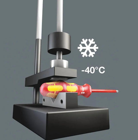 Insulated VDE Slotted Screwdriver 0.5 X 3 X 100 mm For 1000V Work in cold temperature testing at -40°C