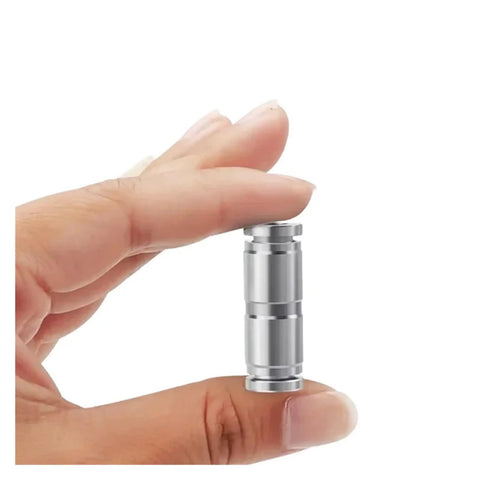 Sick 304 Stainless Steel Pneumatic Quick Connect Fitting For Air Compressor Gas Pipe Pu 4 6 8 10 mm Hydraulic Line Plug Adapter Bulk Pack 50 Pcs Tool For Pros Seeking Quality And Performance On Worksite Ready To Ship Fast. stainless steel quick connect fitting held between fingers