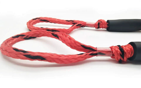 Close-up of Shock Absorbing Bungee Dock Lines With Foam Float, Stretchable Mooring Rope For SeaDoo, Yamaha WaveRunner, Kayak And Pontoon Boats, Reduces Tugging During Docking, Easy Clip Ends, 3.5Ft To 5.5Ft, 2 Pack.
