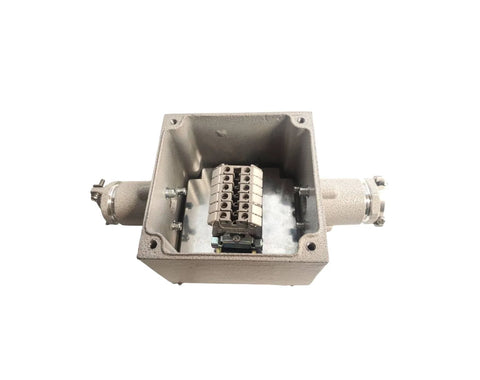 Explosion Proof Junction Box For Hazardous Areas Indoor And Outdoor Use Aluminum Alloy Enclosure with two 1 inch ports and terminals