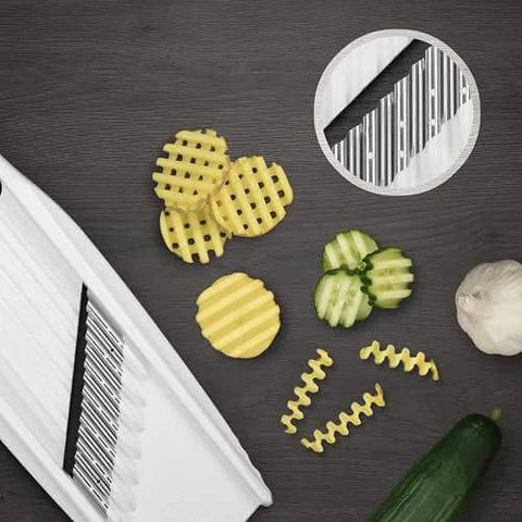 Börner Wave-Waffle XXL slicer, white; crinkle-cut and spirelli blades with zucchini and spiral-cut pieces