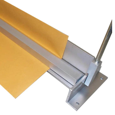 48 Inch Sheet Metal Bending Brake For Bench Top Use Bends Up To 90 Degrees With 20 Gauge Steel And 14 Gauge Aluminum close-up view