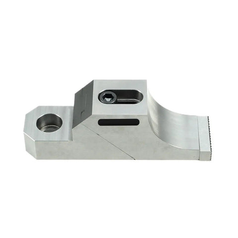 Heavy Duty M10 CNC Side Clamp Vise With One-Way Grip For Milling And Grinding Machines Ensures Ultra Precise High Clamping Force 135 Kn Industrial Fixing Fixture Tool, side view, steel construction.