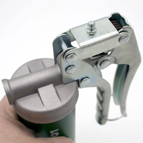 Close-up of Spin On Pistol Grip Grease Gun Kit with 20 inch hose, inline swivel, showing leak proof coupler for 14.5 oz tubes