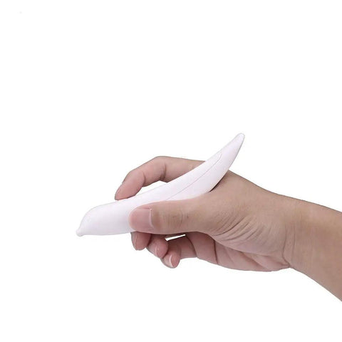 Hand holding Latte Art Electric Pen For Coffee And Dessert DIY, Battery Powered Spice Pen for topping decoration.