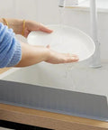 Silicone Sink Splash Guard Baffle Flaps Splashproof Shield For Kitchen Sink White Countertop Heightening Protector Easy Install