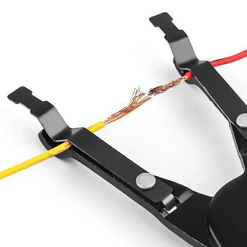 Premium One-Handed Car Wire Welding Clamp 240mm Adjustable Ratchet Tool for Precision Soldering And Tight Joints Without A Tremor holds wires.