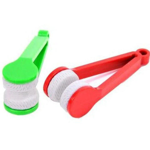Mini microfiber glasses cleaner set, front view; green and red clip-on brushes with soft bristles.