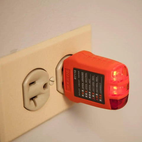 RT110 No Fuss Outlet Tester for North American Outlets, Easy Wiring Status Light Sequence to Spot Faults Fast shown in use