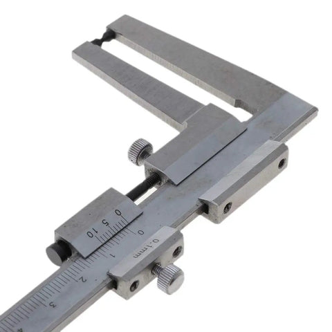 Close-up of Disks Measuring Tool 0-60mm Thickness Measurement Professional Steel Verniers Calipers for Brake Verniers Calipers.