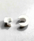 Three Quarter Inch Wall Cable Feed Through Bushings For Starlink Masonry Routing Kit Ethernet Cable Grommet white snap-on bushings