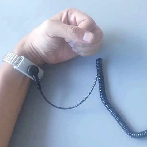 Adjustable Length ESD Wrist Strap With Retractable Coil Lead For Electronics Repair Anti Static Grounding Band worn on wrist