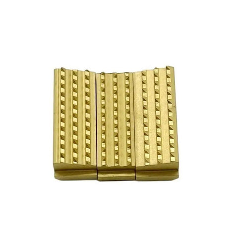 Heavy Duty Beefed Up Gripper Set P32.1222 P32.1223 P32.1224 for P322 P324 P318 Battery Powered Plastic Strapping Tool Durable Replacement Parts Easy Fit Pro Quality Performance Keeps Your Tool Running Strong. Brass gripper set, three-piece replacement part for FROMM battery-powered plastic strapping tools.