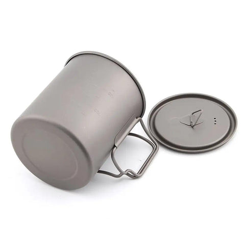 Ultralight Titanium 750ml Camp Pot With Lid for solo hikes, bikepacking, and minimalist backpacking, shown beside lid.