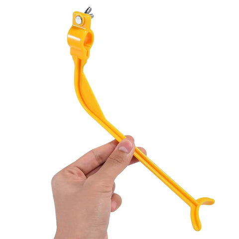 Hand holding yellow tool, 2 Pack Golf Swing Trainer Aids For Driving Range Practice Boost Posture Alignment And Tempo To Build Consistency Easy To Use Yellow Swing Tool To Fix Your Form And Build Natural Repeatable Swings