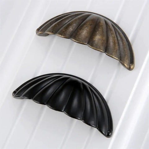 One Piece Zinc Alloy Kitchen Drawer Cabinet Door Handle Knob With Antique Bronze And Black Finish on white surface