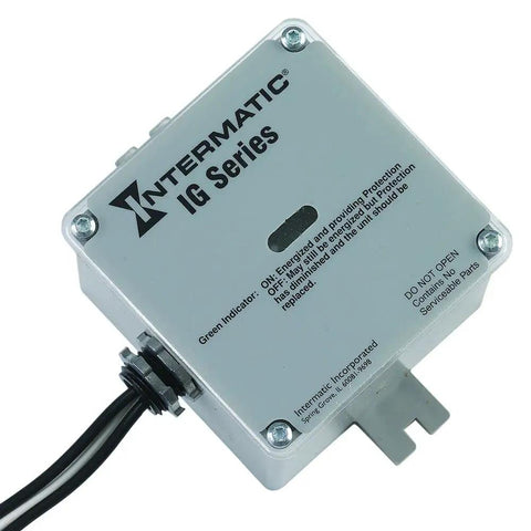 Advanced Outdoor Surge Protector With TPMOV Technology And Three Mode Protection Rainproof, square grey enclosure