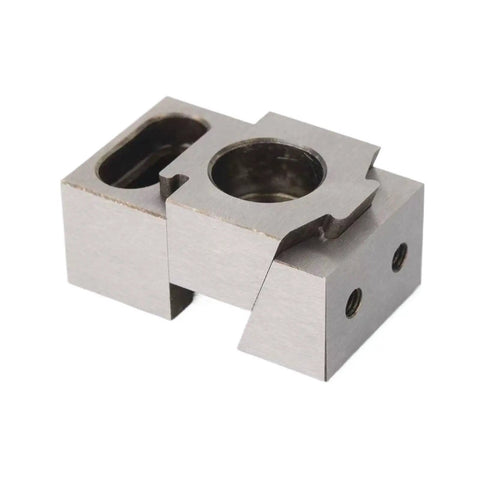 Close-up of Beefy CNC Clamp Vise for Multi-Station Pneumatic Milling, Single-Sided OK Clamp With Precise Center Fix