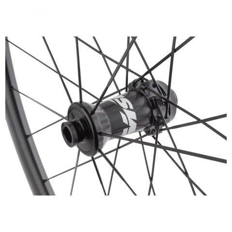 Close-up of 40mm Carbon Clincher Wheelset For Disc Brake Road Bikes Centerlock Rotor Mount 700c Black showing hub and spokes