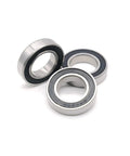 6902RS Deep Groove Ball Bearing 15x28x7mm with Rubber Seal ABEC7 Precision Steel, three pieces shown