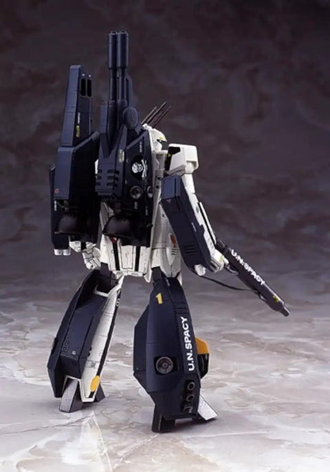 Dope One Seventy Two Scale VF1S Strike Battroid Valkyrie Model Kit With New Mold Parts And Double Barreled Beam Cannon rear view