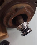 Mechanical Shaft Seal Replacement 104-17 For Pump Shaft Water Pump Sealing Kit Alloy Plastic Dual Pack 2 Pieces Fits In Water Oil And Mildly Corrosive Fluids Plug And Play Easy Install OEM Grade Replacement For DIY Repairs, installed on rusted pump shaft