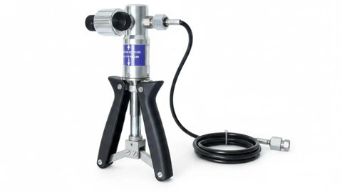 Heavy Duty Pneumatic Pressure Calibration Hand Pump With Dead On Accurate Readings And Quick Vacuum Response For Rock Solid Industrial Maintenance And Reliable Dry Air Testing Gear.
