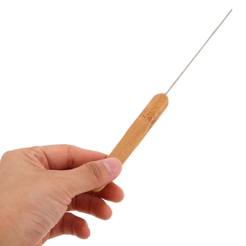 Two Pack Live Bait Threading Needle For Sea Fishing With Wooden Grip And Stainless Steel Handle Ergonomic Worm Baiting Needle in hand
