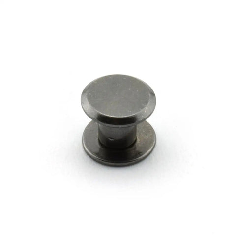 Straight Up 120 Piece Chicago Screw Set With Phillips Drive Binding Rivets And 5x6mm Heavy Duty Black Steel Bolts For DIY Leather Craft Gear With Rust Proof Plating That Is Zero Hassle Setup showing a close-up of a black steel screw.