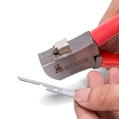Hands using Gear Driven Key Cutter Pliers For Direct Flat Key Cutting 0.5 To 0.6 Mm Centerline Front Cutting Locksmith Tool Alloy Construction