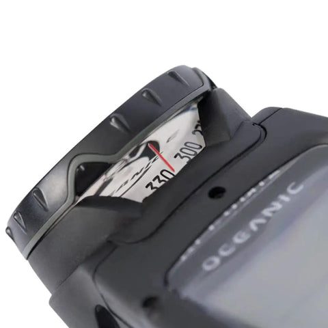 Close-up of Pro Plus 4.0 Dive Computer With Compass, Easy Read Display, Bluetooth Sync To DiverLog App, featuring compass angle.