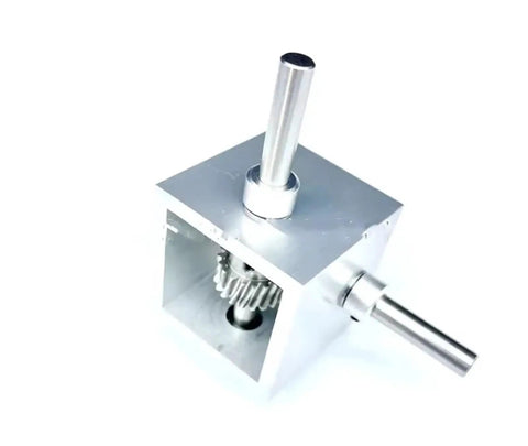 Heavy Duty 1:5 Turbo Worm Gear Reducer Transmission Box With Right Angle Reversal, aluminum build for RC cars drivetrain mods.