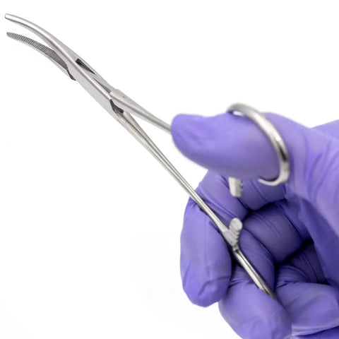Curved Precision Kelly Forceps Locking Tweezers Clamp, 5.5 Inch Stainless Steel Medical Grasp Tool For Doctors, Nurses, EMTs And Home Use, Fine Tip, Strong Locking Mechanism For Delicate Small Item Clamping, held in gloved hand