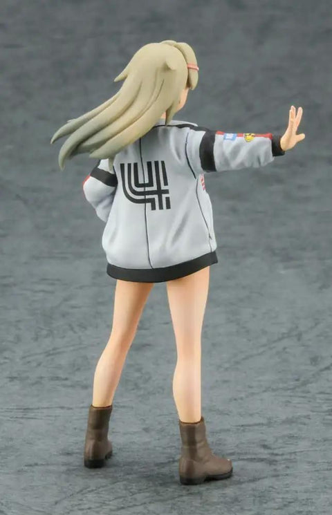 Resin figure from 652328 Multi Color 1 24 Scale Plastic Model Kit With Resin Figure For Hobbyists, back view, unpainted.