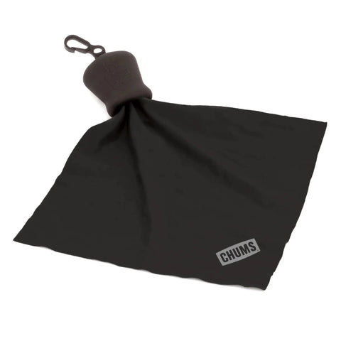 Chums microfiber lens cloth keychain, black fabric with CHUMS logo tag and metal clip.