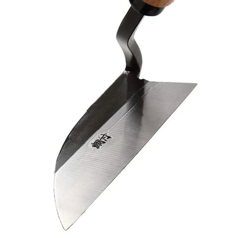 Workhorse Weeding Sickle For Precision Weed Removal In The Yard Durable Japanese Made Nejiri Gama Style Tool Blade Detail