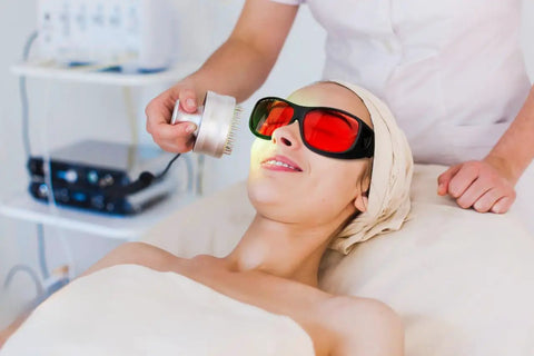 Heavy Duty Laser Safety Glasses Providing Wide Angle View Block 190 To 540 Nm UV blue green beams worn during facial treatment.