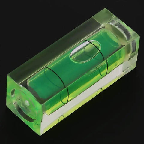 Ycauty 5PCS Small Bubble Level 15*15*40MM Mini Square Spirit Level Picture in green acrylic, displaying clear level accuracy.